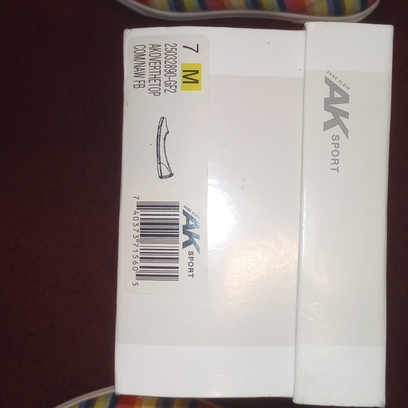 NWT Anne Klein Sport over the top rainbow sneaker flats size 7 - Picture 4 of 4